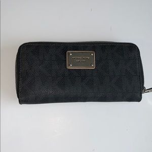 Micheal Kors wallet